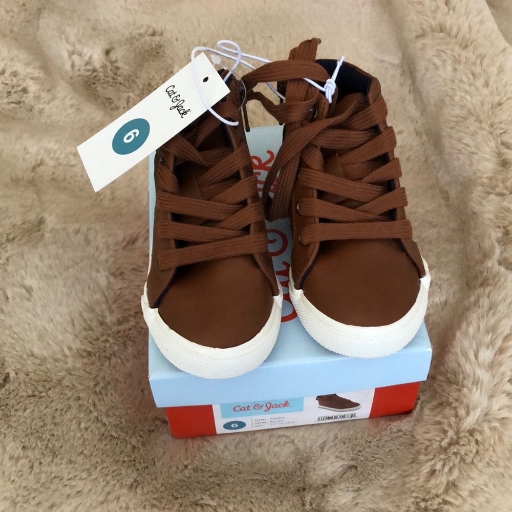 NIB Cat & Jack Cayden Sneakers Toddlers Size 6